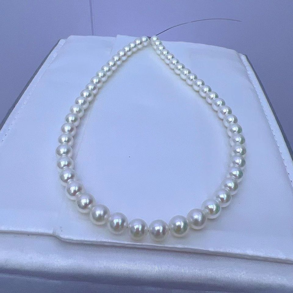 White Color Saltwater Akoya Pearls Necklace