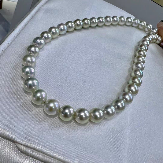 Light Green Saltwater Akoya Pearls Necklace