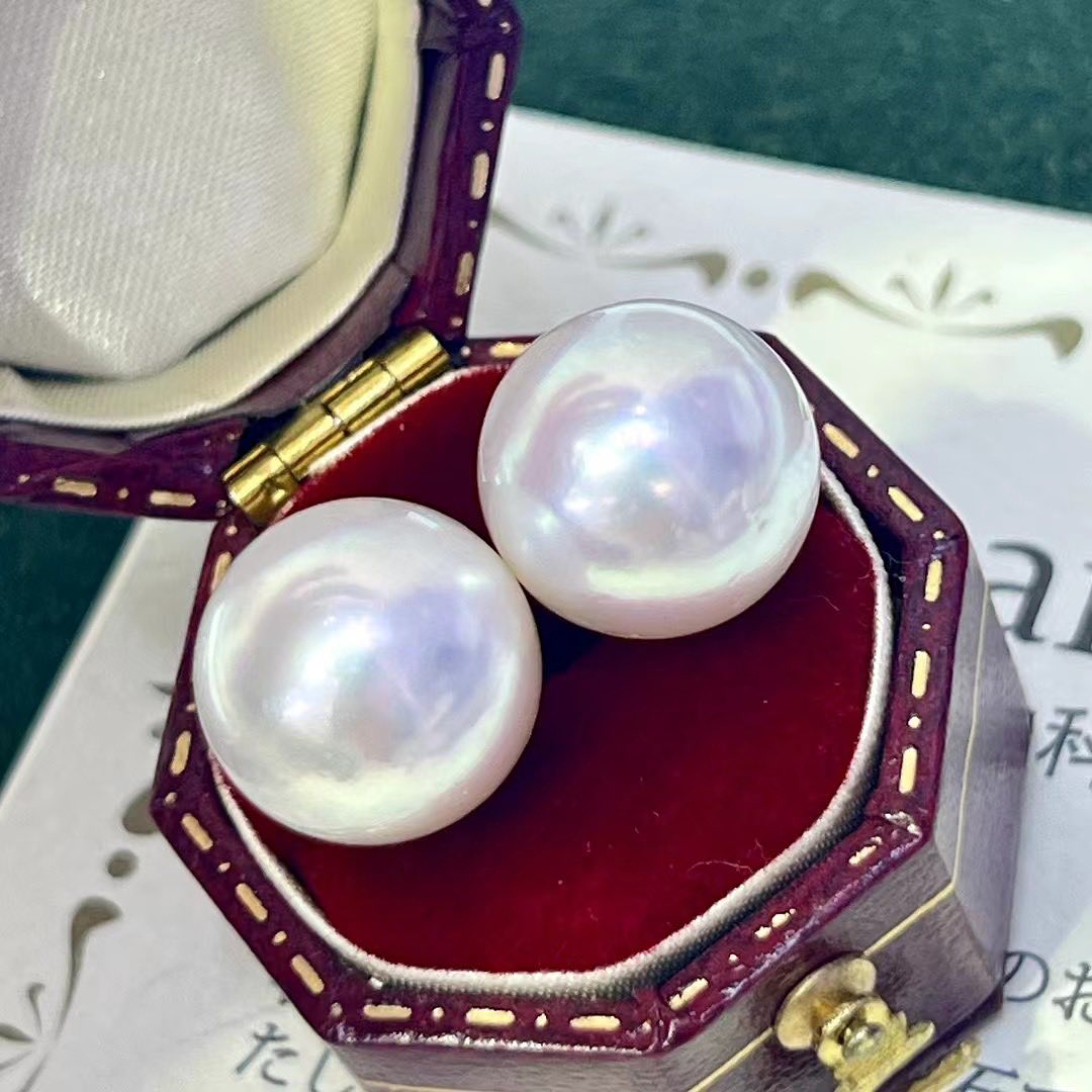 White Australia South Sea Pearls Earrings