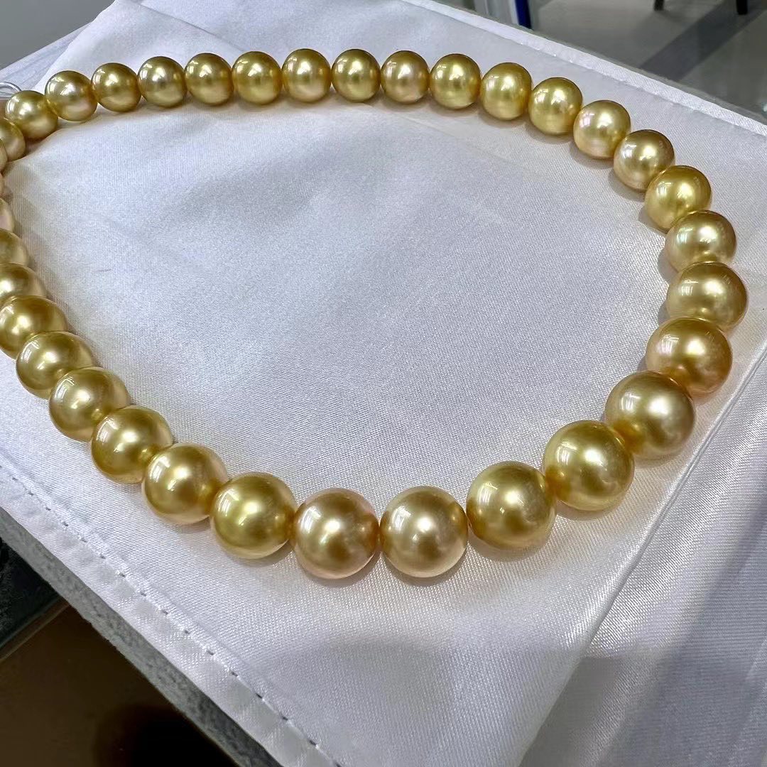 Strong Tea-Golden Color South Sea Pearls Necklace