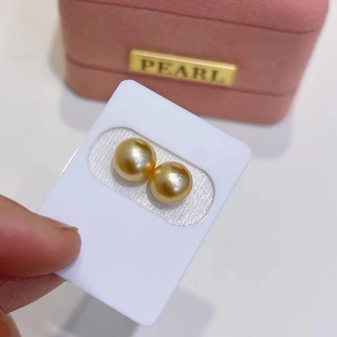 Strong Golden South Sea Pearl Earrings