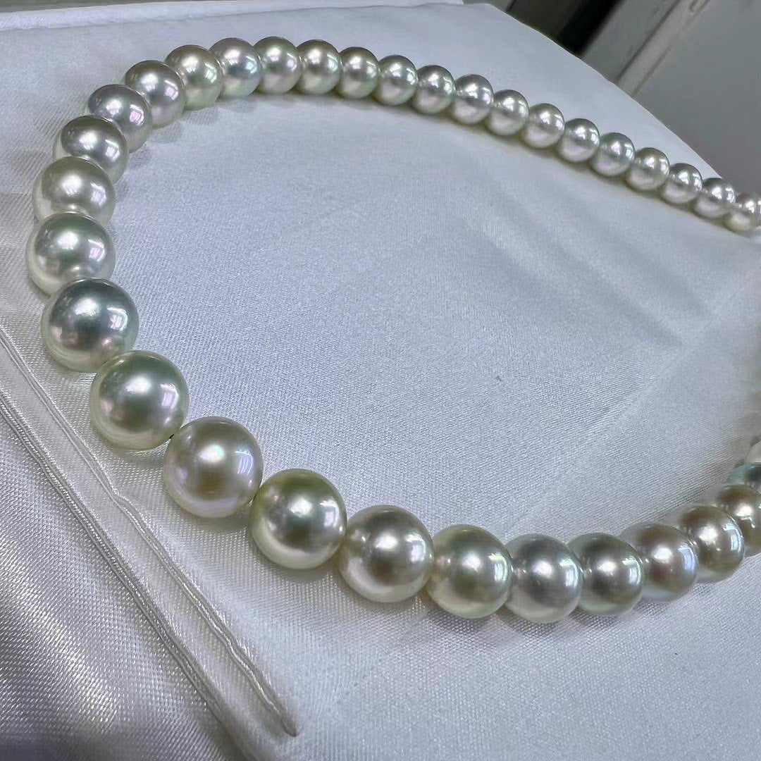 Light Green Saltwater Akoya Pearls Necklace