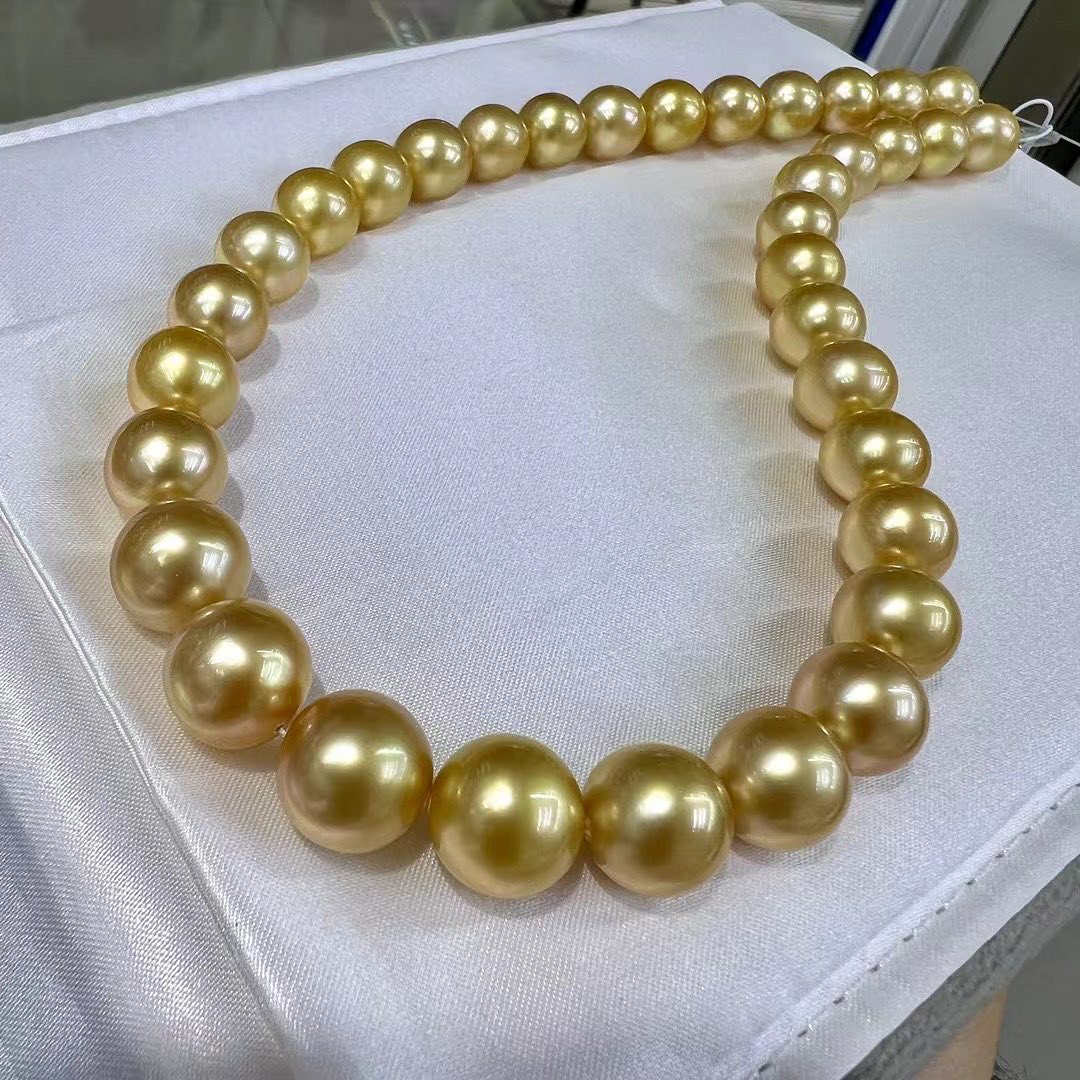 Strong Tea-Golden Color South Sea Pearls Necklace