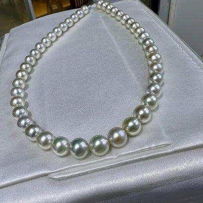 Light Green Saltwater Akoya Pearls Necklace