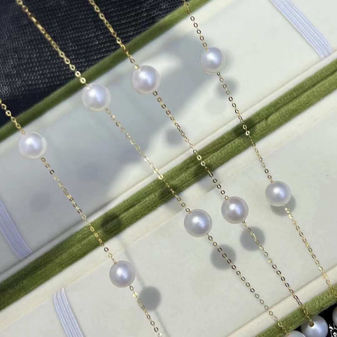 Full-Star White Freshwater Pearls Necklace